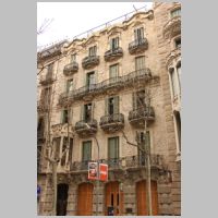 Barcelona, Casa Antonia Puge, photo Amador Alvarez, Wikipedia.jpg